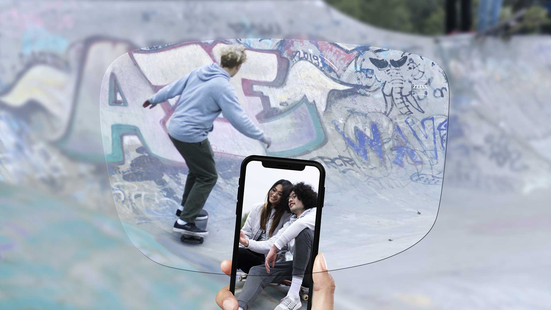 Вид на скейт-парк через індивідуальні монофокальні лінзи ZEISS SmartLife.